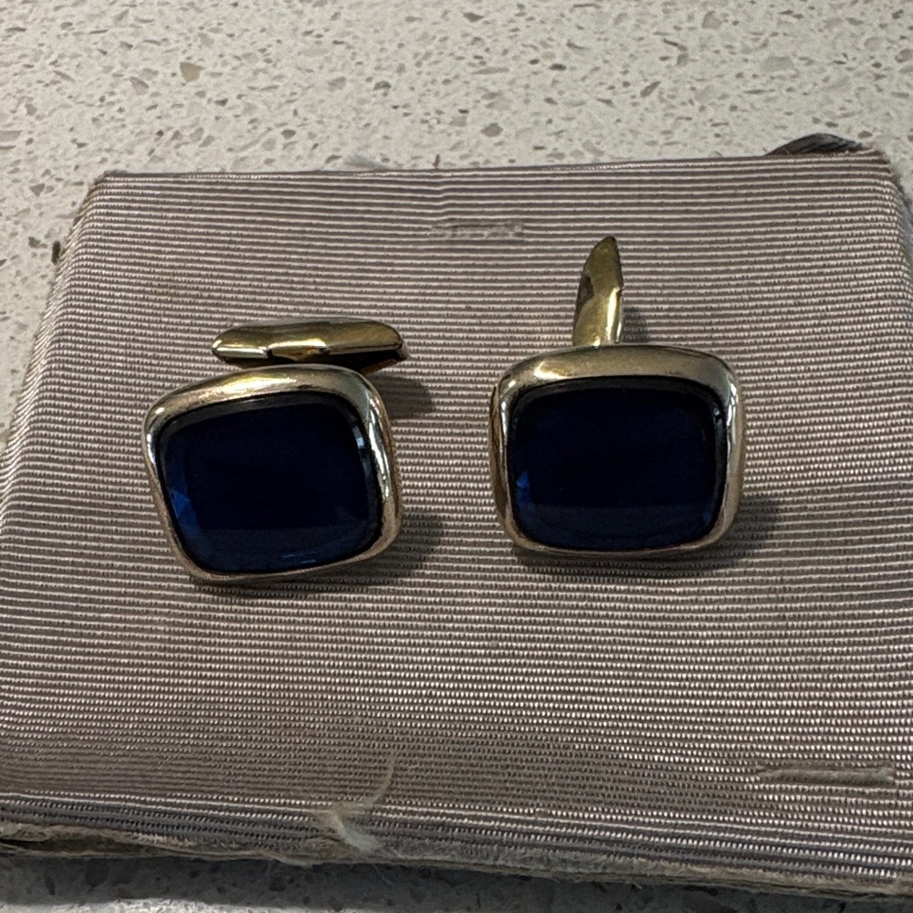 Simons Elegant Gold Cufflinks